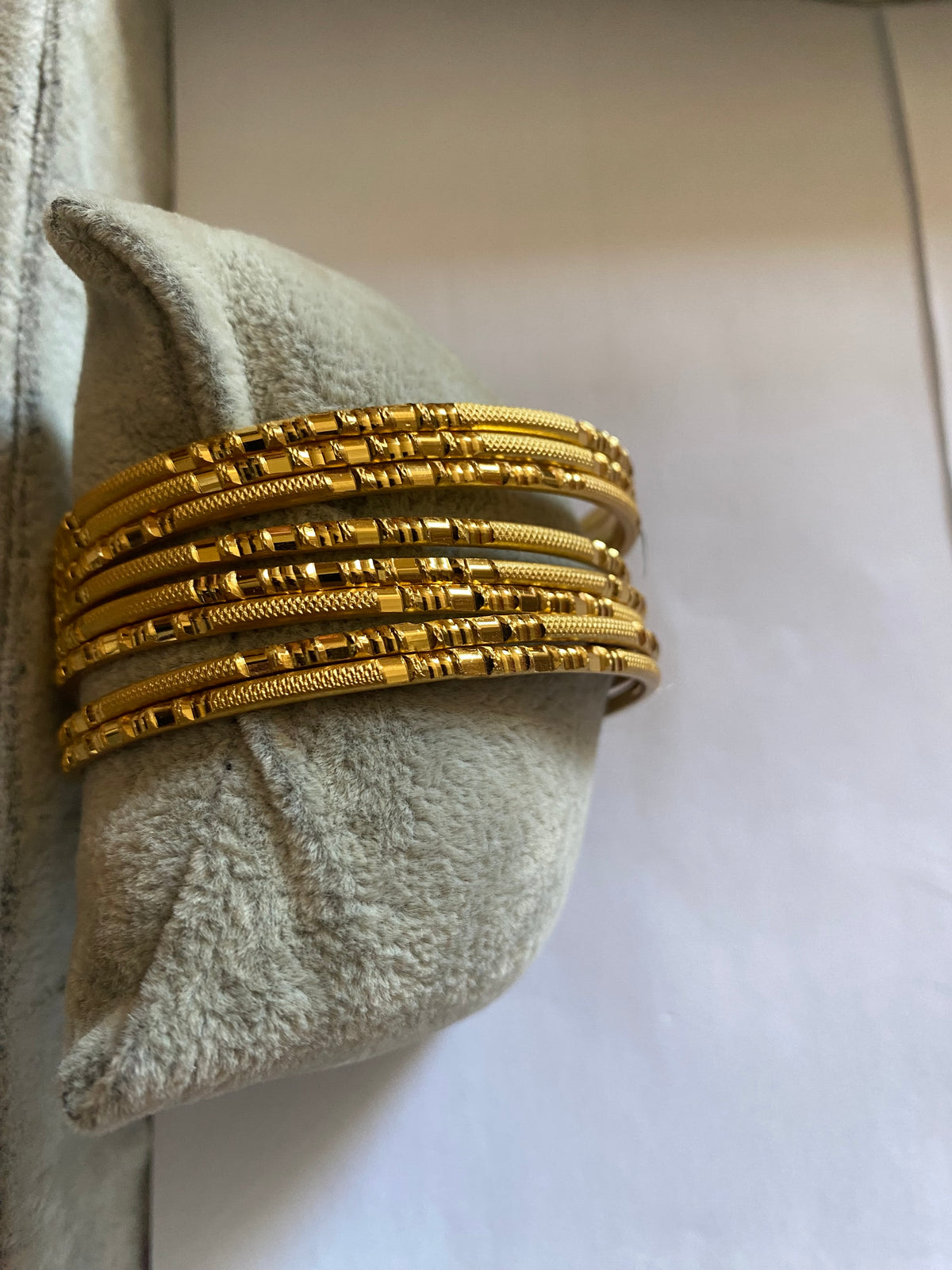 Gold Bangle Set - 6 Pieces of Elegant Gold Bangles for Women - Perfect for Special Occasions and Daily Wear - High-Quality Craftsmanship