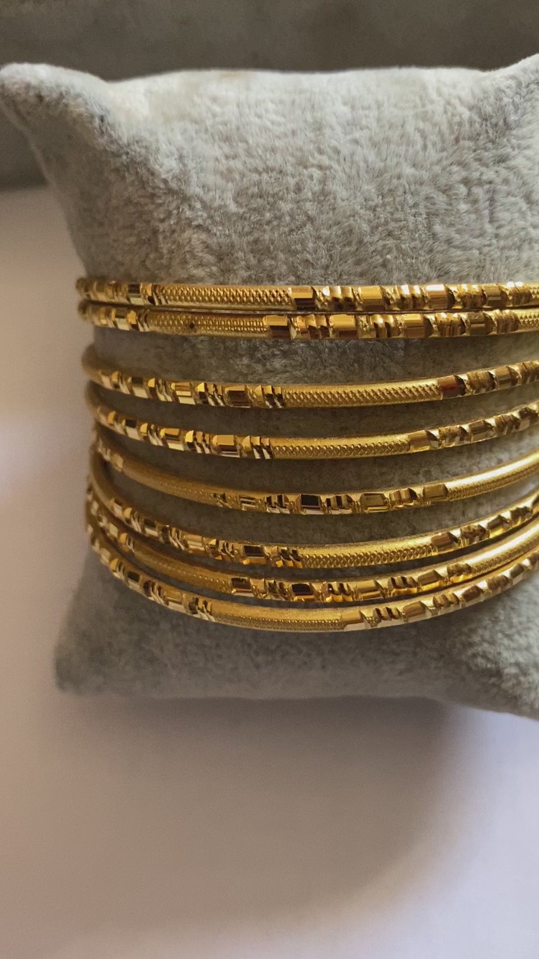 Gold Bangle Set - 6 Pieces of Elegant Gold Bangles for Women - Perfect for Special Occasions and Daily Wear - High-Quality Craftsmanship